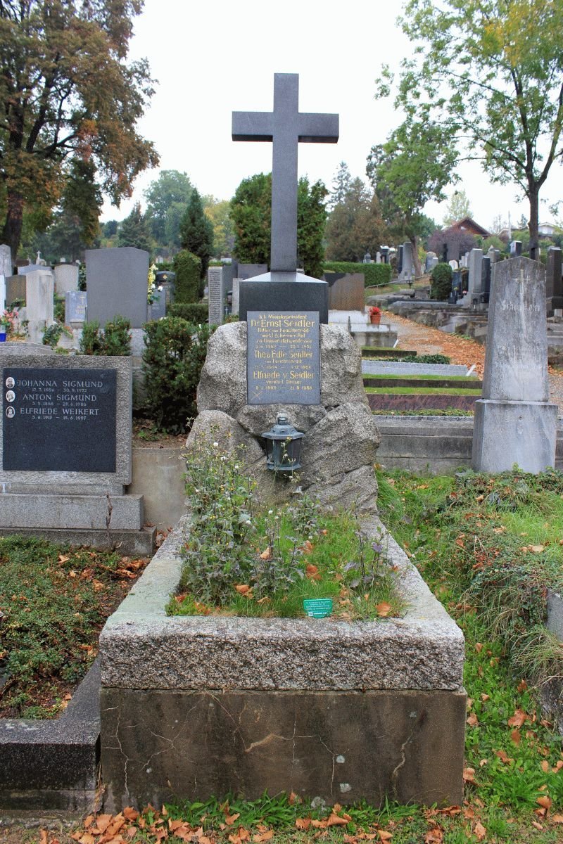 Portrait von Ernst Seidler von Feuchtenegg: Grab Ernst Seidlers am Dornbacher Friedhof, Wien (2012)